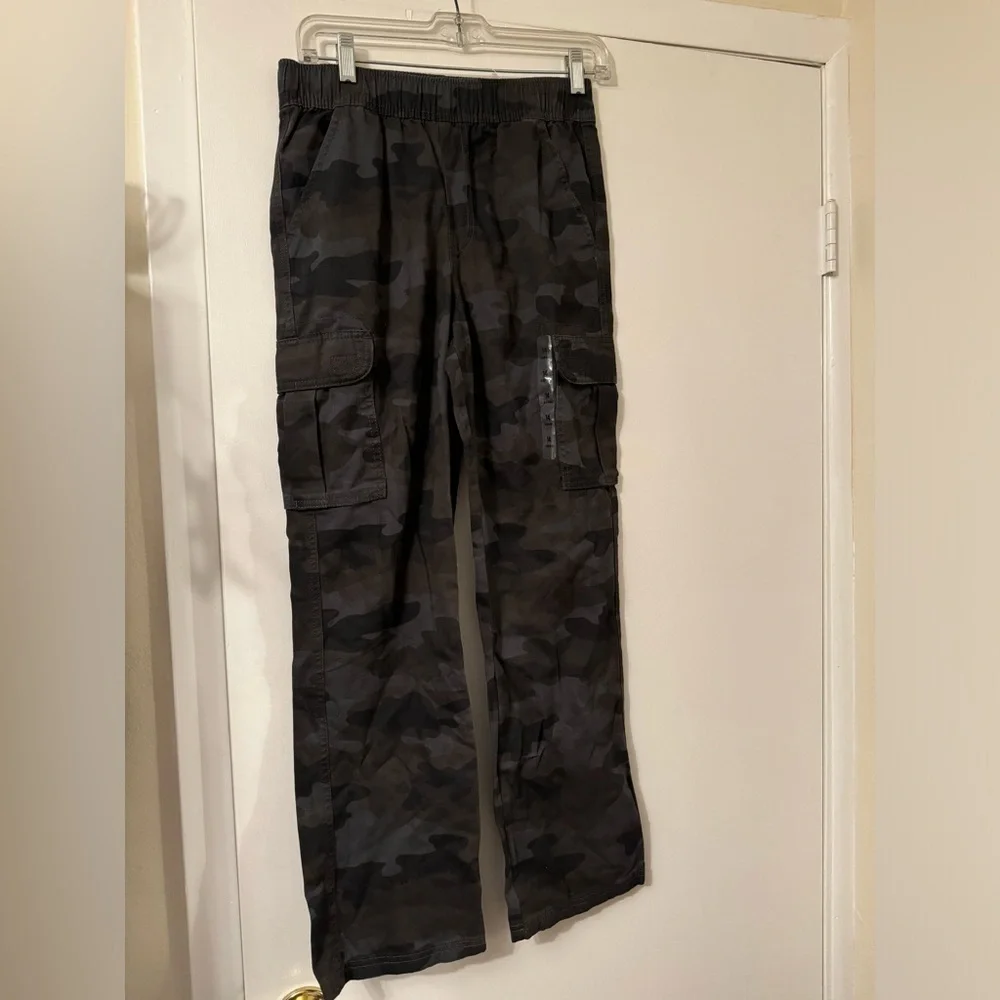 The children’s‎ place army print pants size 14 NWT